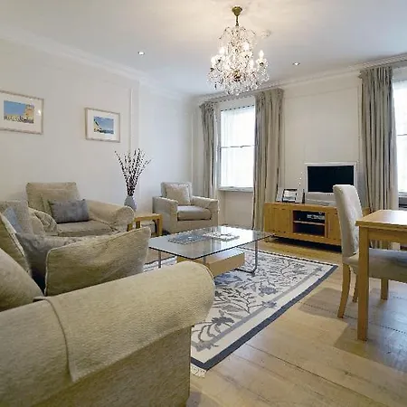 Aparthotel 17 Hertford Street 3*