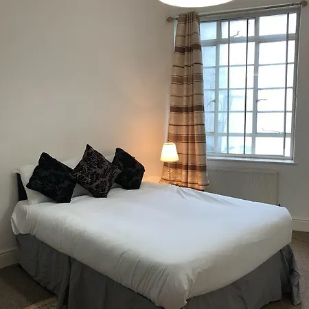 141 Knightsbridge Park Mansions Apartment