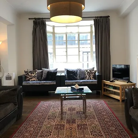 141 Knightsbridge Park Mansions * London