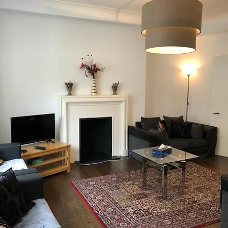 141 Knightsbridge Park Mansions * London