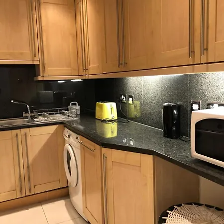 141 Knightsbridge Park Mansions Apartment *