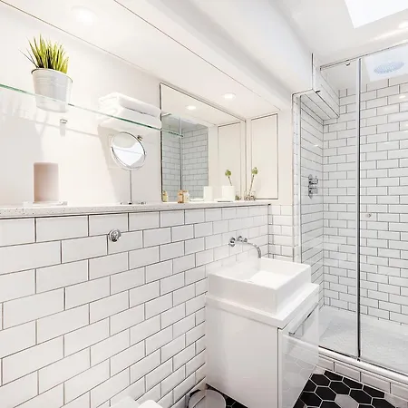 Be:piccadilly Circus Apartment