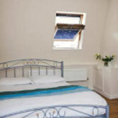 Barkston Earls Court * London