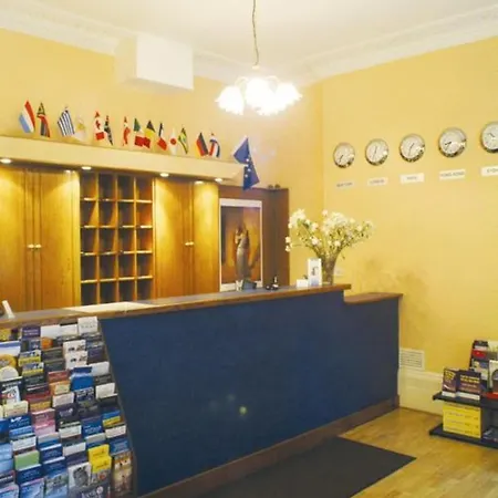 Otel Adare