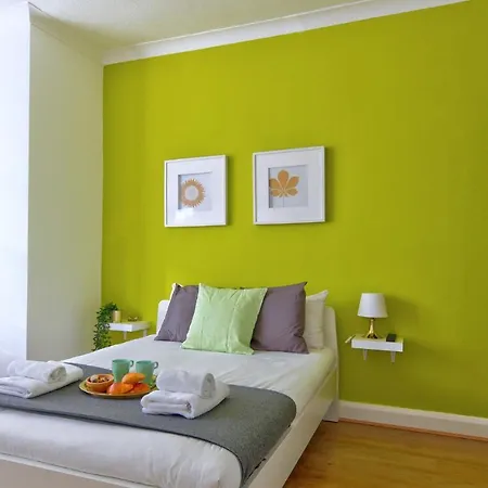 Melrose Apartment