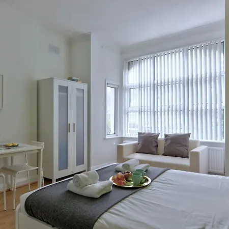Melrose Apartment