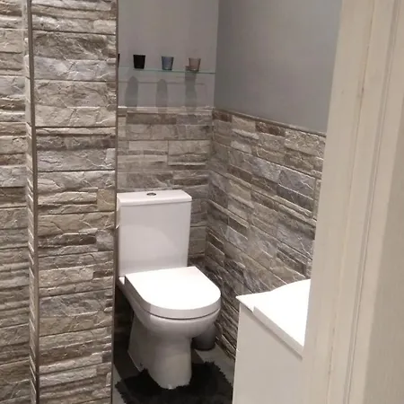 Beautiful Near Excel Center * London