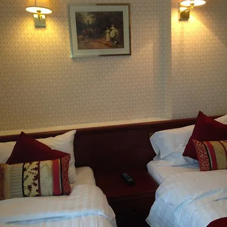 Avon Hotell