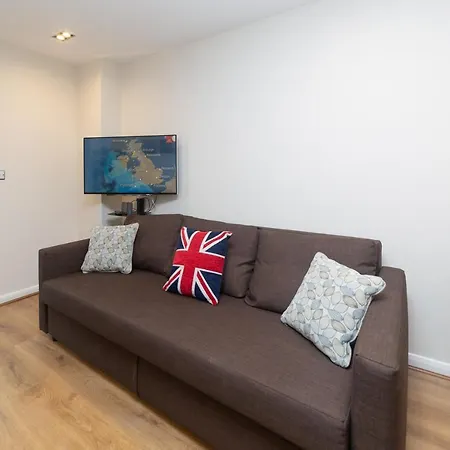Royal Crossharbour Апартаменты *
