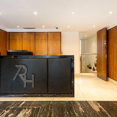 Roland House Aparthotel