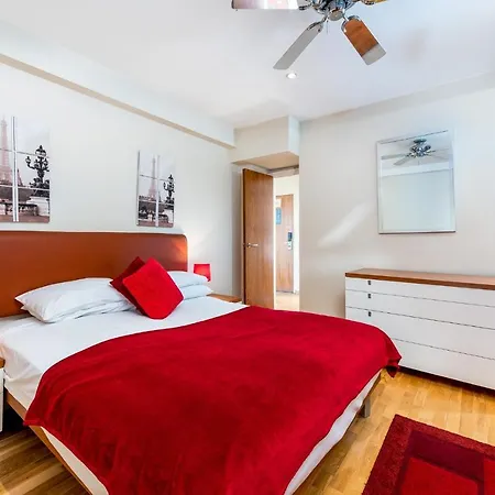 Roland House 3* London