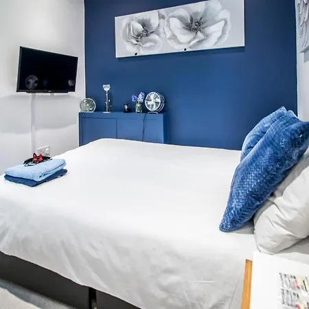 Beautiful Near Excel Center * London