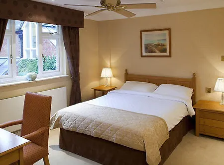 Hotell Warren House Kingston upon Thames (Greater London)
