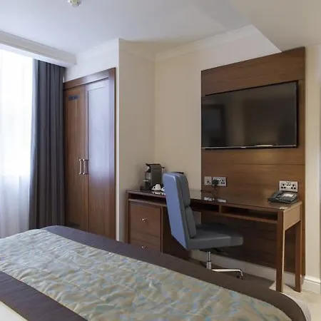 Thistle Piccadilly Hotell 4*