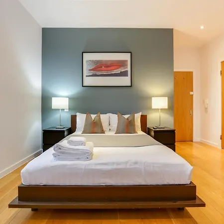 Apartment St House Serviced By Concept *