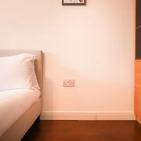 Beautiful 2 Bedroom In Borough Apartment