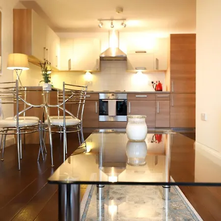 Beautiful 2 Bedroom In Borough