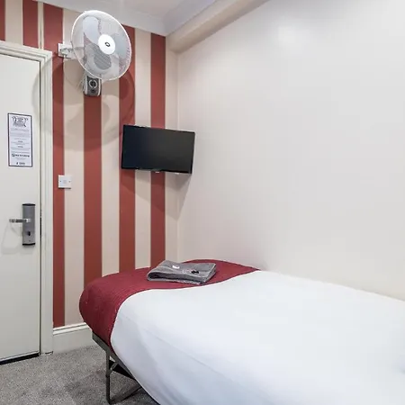 Saba Hotel 3*