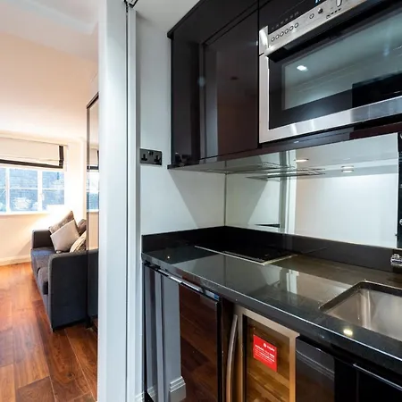 Roland House 3* London