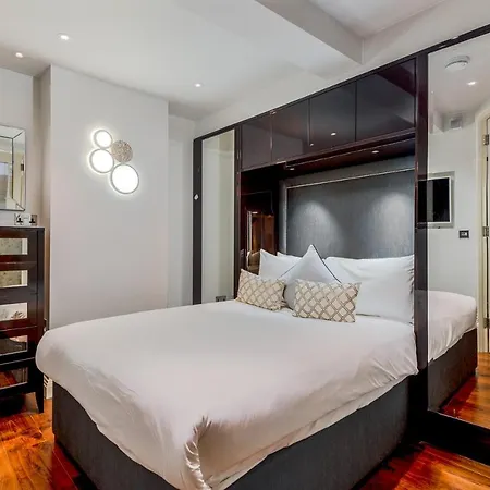 Aparthotel Roland House London
