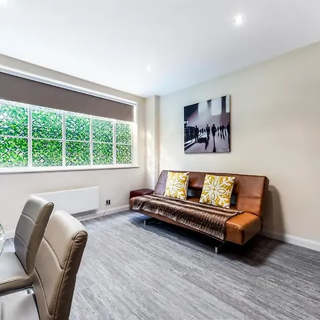 Aparthotel Roland House London