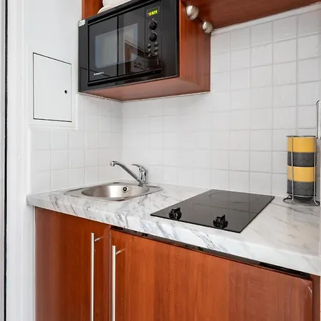 Roland House Aparthotel 3*