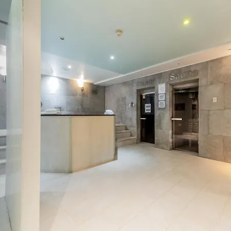 Aparthotel Roland House 3*