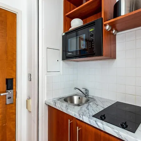 Aparthotel Roland House London