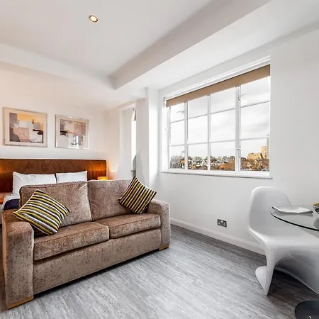 Aparthotel Roland House London