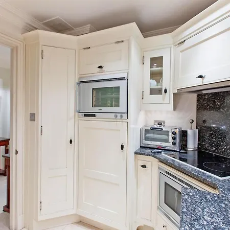 Pall Mall Apartment