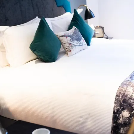 Blackbird Hotel