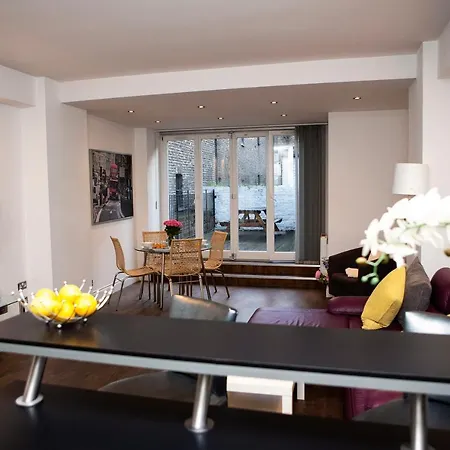 1, Trafalgar Square 1st Floor By Indigo Flats Apartament *