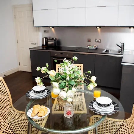 Apartament 2, Trafalgar Square 2nd Floor By Indigo Flats