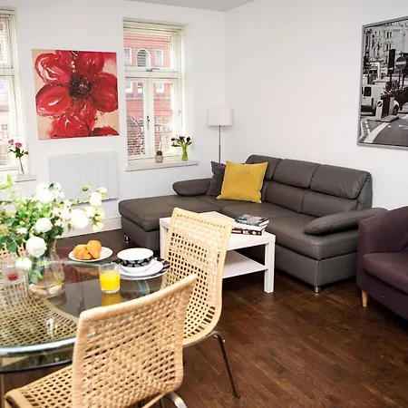 2, Trafalgar Square 2nd Floor By Indigo Flats *