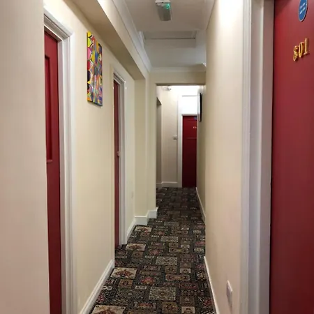 Lyon House Hotel