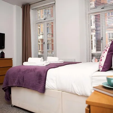 1, Trafalgar Square 1st Floor By Indigo Flats * Londyn