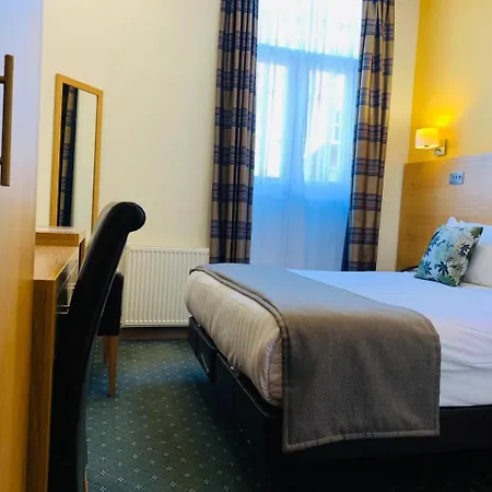 Regency Parkside Hotel 4*