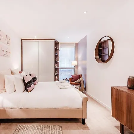 Be:piccadilly Circus Apartment London