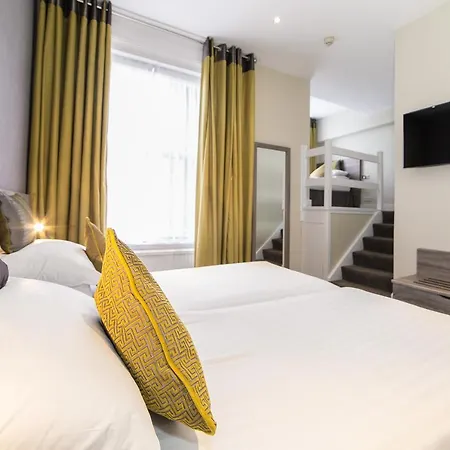 Hotel Phoenix 4*