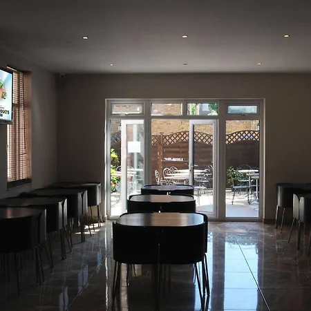 Abercorn House Hostel *