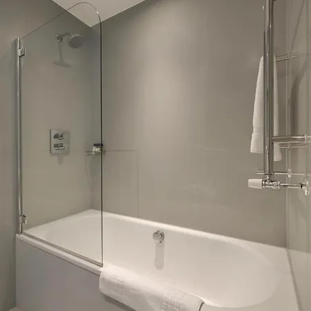 Templeton Place By Supercity 4*