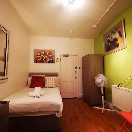 Capital Host- Apartments Euston * London
