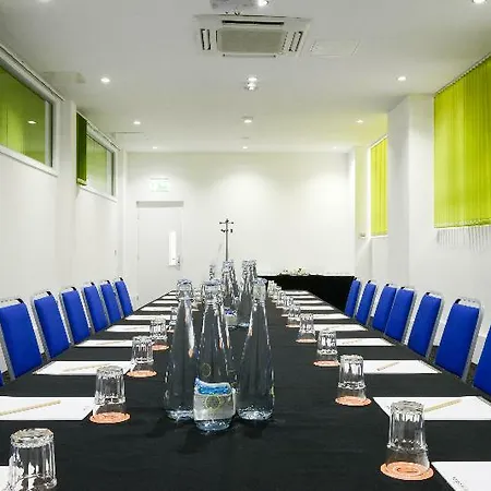 Hotel The Wesley Euston 4*