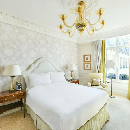 The Savoy 5* Londra