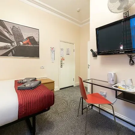 Saba Hotel 3*