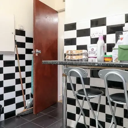 Hilliard House Homestay *