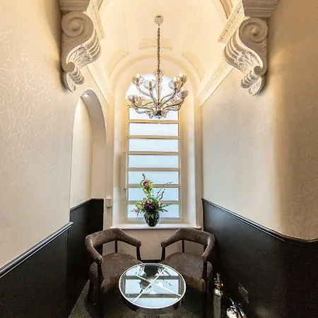 The Crescent Hyde Park Hotel 4*