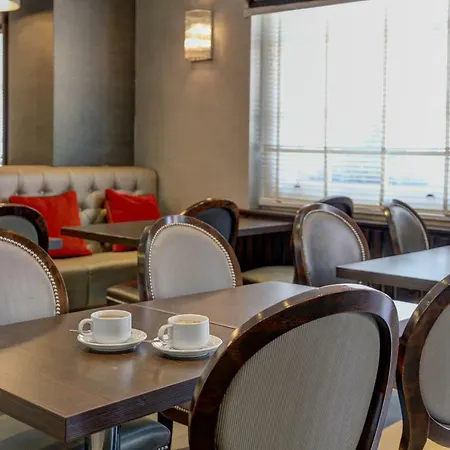 Western Buckingham Palace Rd Hotel 3*