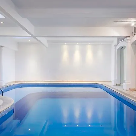 Hotel Henry Viii Londra