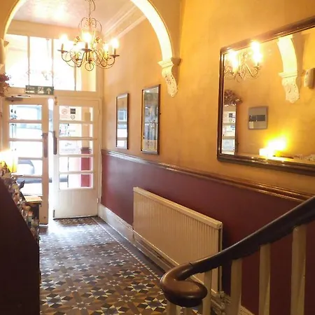 Arran House 3*